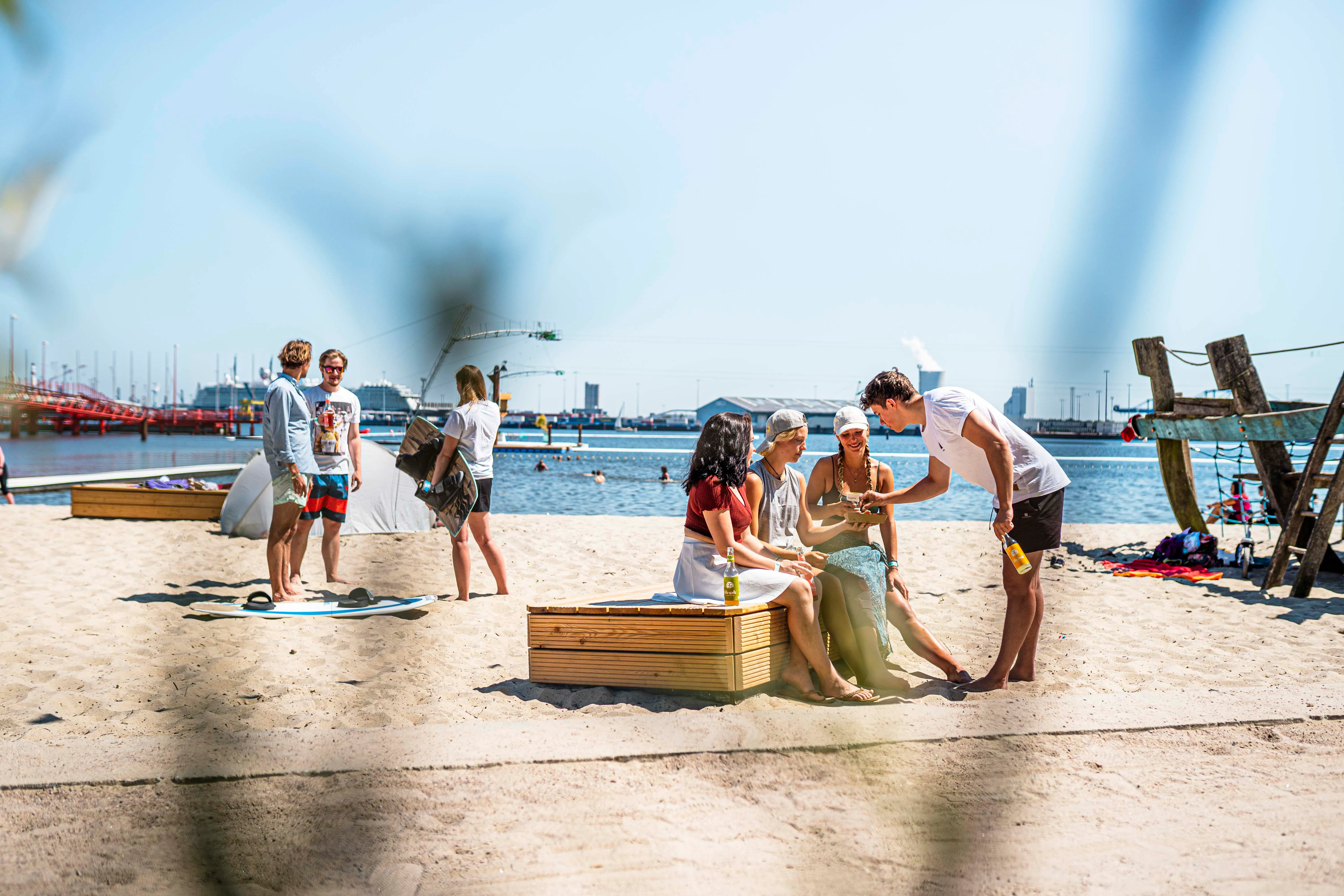 Gäste verbringen einen Sommertag bei Supieria Rostock